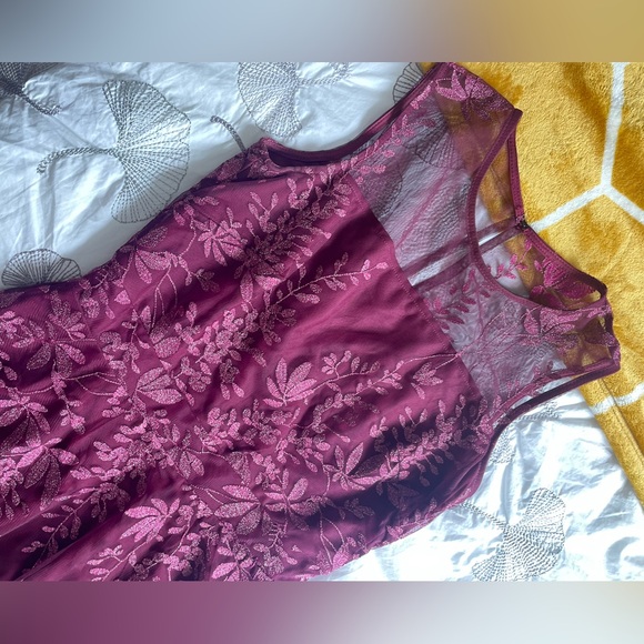 Maroon party dress - mid length - Picture 2 of 5